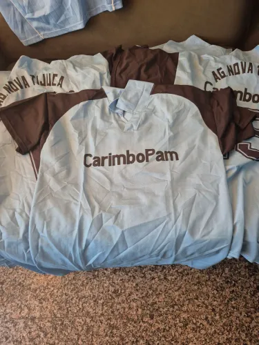 Conjunto de uniforme de futebol