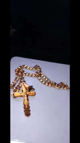 Corrente crucifixo banhado a ouro grossa 