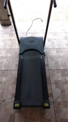 Esteira DR 1600 - Em ótimo estado. R$ 1200,00.