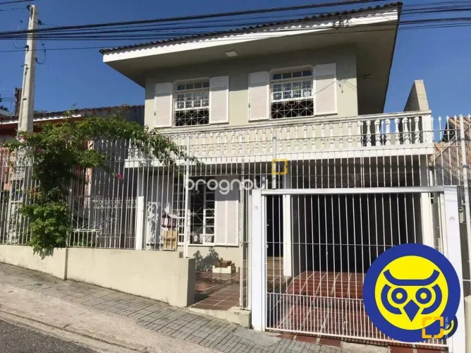 Casa - 4 dormitórios - venda no centro de Florianópolis - viabilidade para o comércio