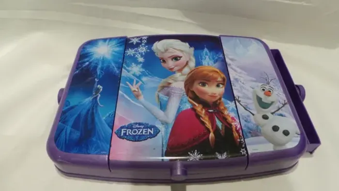 Mini penteadeira infantil frozen da disney em plástico com 2 gavetinhas laterais