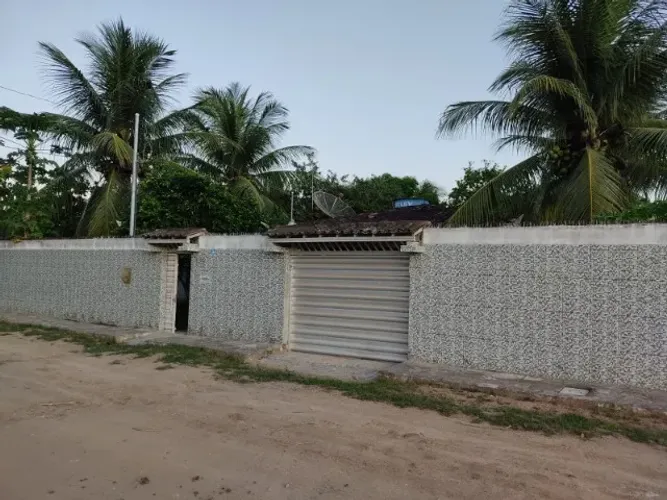 Casa com 2 quartos, sendo 1 suíte, e quintal com 1.000 m² em Pilar/PB.