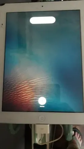 Apple Ipad 2 Wifi 16GB Touch trincado 190,00 - Pix - 0205