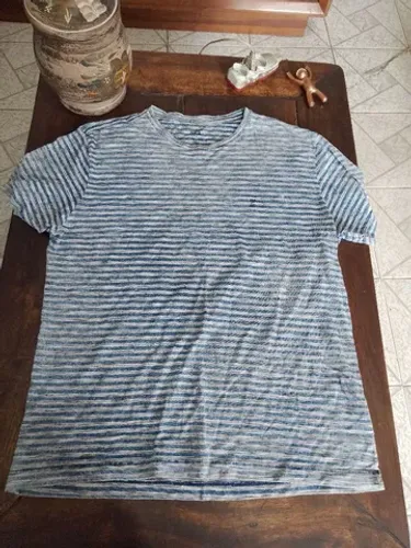 Camiseta Alan Delon.     P  veste M 