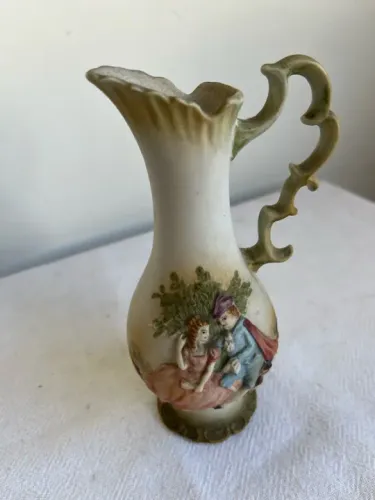 Jarro de porcelana antigo