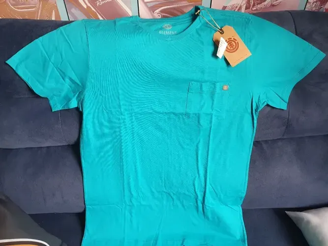 Camisa Element Original com bolso tam G Nova zerada na etiqueta 
