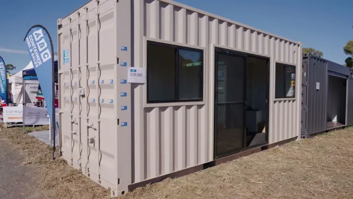 Container marítimo com acabamento e pintura moderna e luxuosa. PREÇO IMPERDÍVEL!!!