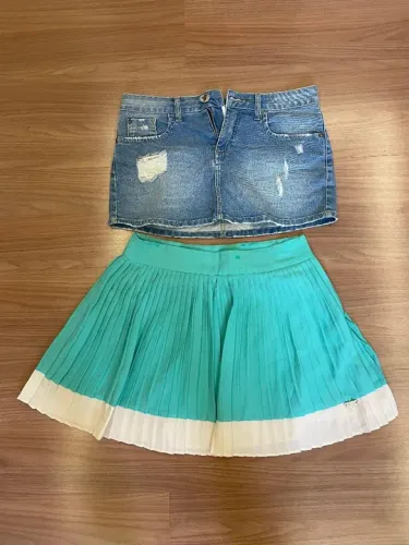 Só permitem 6 fotos. Vendo 25 peças de roupas semi novas