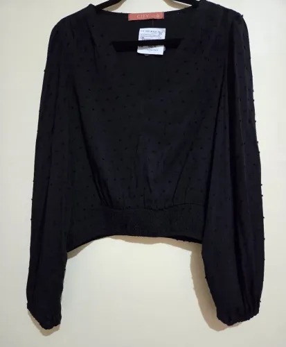 Blusa preta com mangas longas Tamanho M - NOVA (com etiqueta)