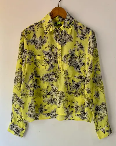 Camisa Blusa Farm Neon Lima Floral Transparente Detalhe Spikes M 38