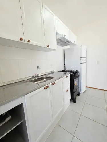 Imóvel para aluguel possui 50 metros quadrados com 2 quartos em Setor Faiçalville - Goiâni