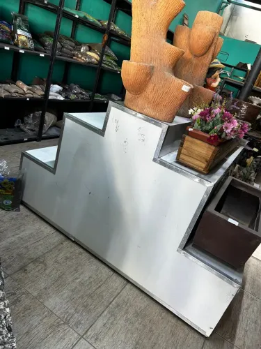 Expositor/Prateleira para comércio