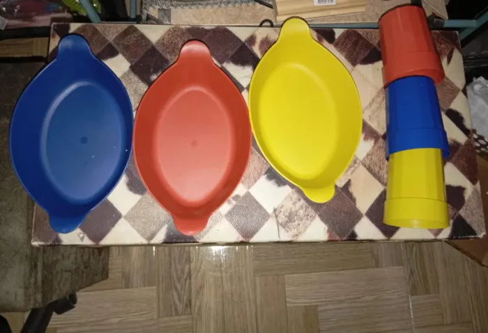 Kit pratos e copos de plástico