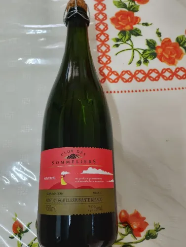 Vinho Salton Moscatel - Espumante Branco-Pascoa.