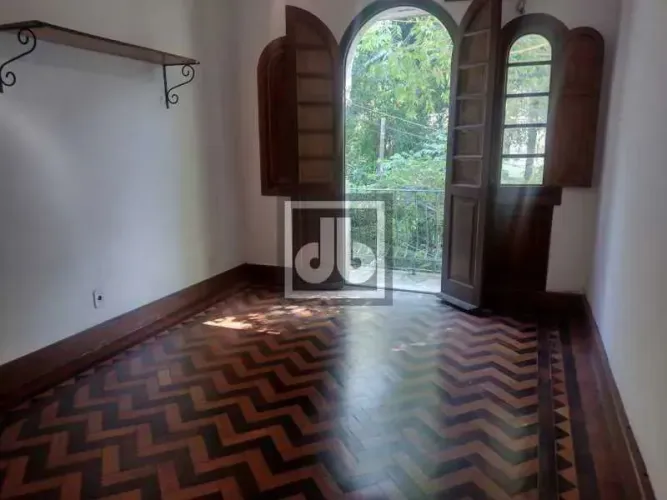 Casa : / Comercial / Cosme Velho