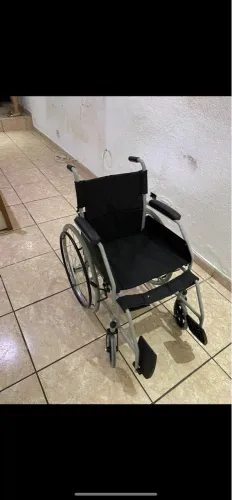 Cadeira de Rodas dobrável 