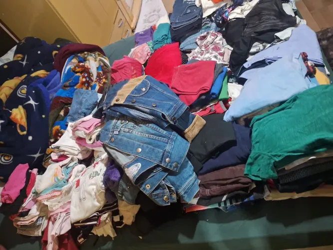 Lote de roupas, masculina, feminina, infantil, são muitas peças, ideal pra brexó