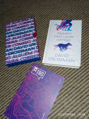 Livro 'Alguém para correr comigo' + Brinde TAG