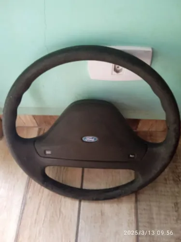 Volante Ford Versailles/Royale