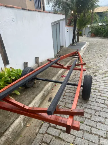 Carreta de barco em madeira