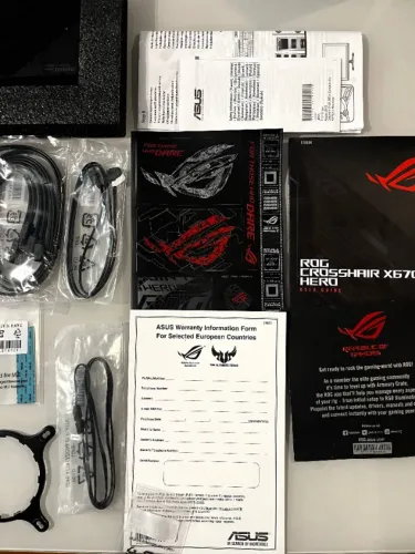 Kit de Acessórios Originais Asus ROG Crosshair X670E Hero (Novos)
