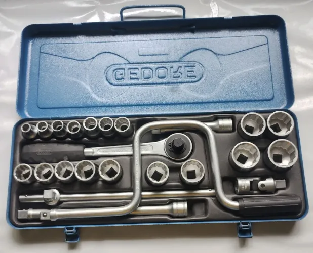 Jogo soquetes sextavado e estriado 1/2" marca GEDORE, de 3/8" a 1.1/4", com  24 pçs.