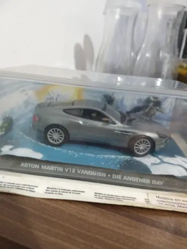 Miniatura Carrinho James Bond Aston Martin V12 Vanguish (Die Another Day)