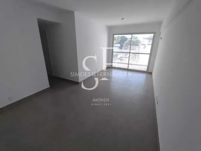 Tijuca - Rua Marquês de Valença - Apartamento varanda 3 quartos, sendo 1 suíte, 1 vaga.