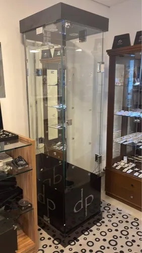 Vitrine de Vidro para Exposição de Joias e Objetos