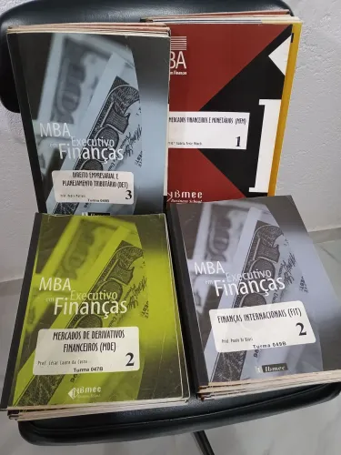 Livros de gestão financeira e investimento.