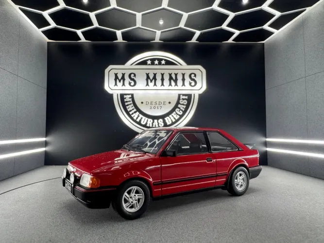 Miniatura Ford Escort XR3 Vermelho escala 1/24