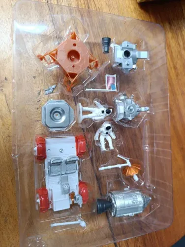Kit model Chegada do homem a lua. Adventures of space. New Ray Toys