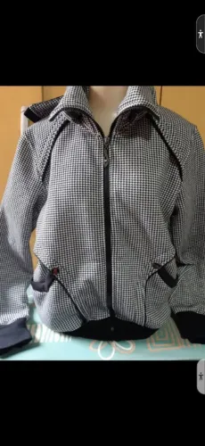 Casaco Feminino Preto e Branco novo só hoje