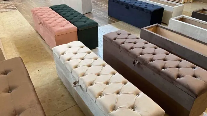 Banquetas estofadas para decoração