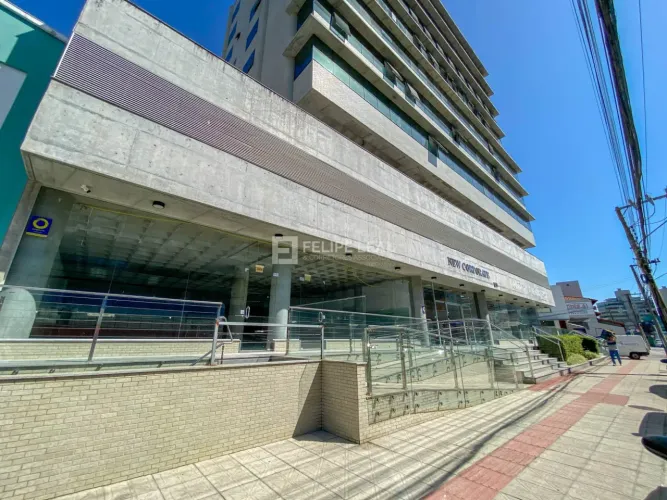Conjunto Comercial / Sala em Agronômica - Florianópolis, SC