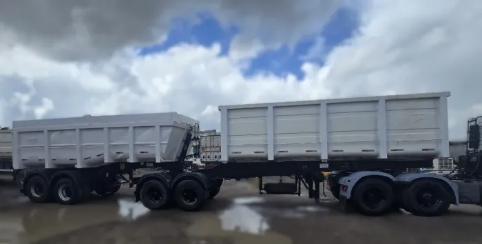 Bitrem Caçamba Random 4 eixos Com Pneus - Entrada + Até 10X no cartão