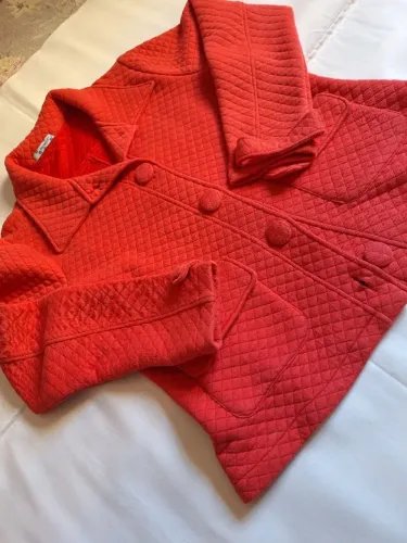 Casaco Comprido Feminio Marca Hanagriff -Vermelho Usado em ótimo estado