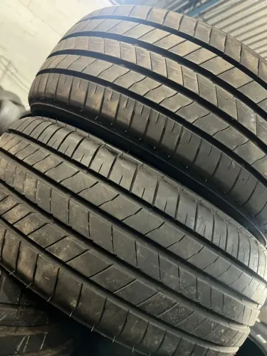 Pneu 215/50/17 Brid T005 98 % vida útil