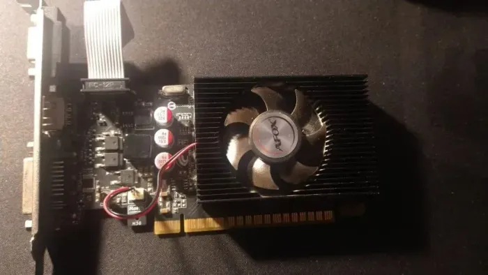 Placa de Vídeo AFOX GT 730 4GB DDR3 HDMI VGA DVI