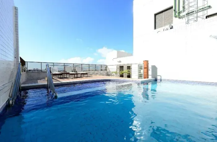 Imóvel para venda possui 58 metros quadrados com 2 quartos em Encruzilhada - Recife - PE