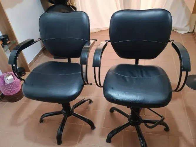 CADEIRA DE SALÃO PRA VENDER LOGO R$ 200,00