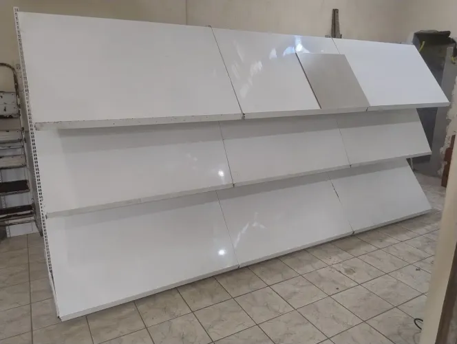 gôndola expositor de pisos