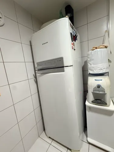 Geladeira Electrolux Celebrate Frost Free Branca - Excelente Estado