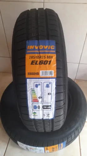 Par de Pneus 185/65R15 Invovic Novos - R$ 350,00
