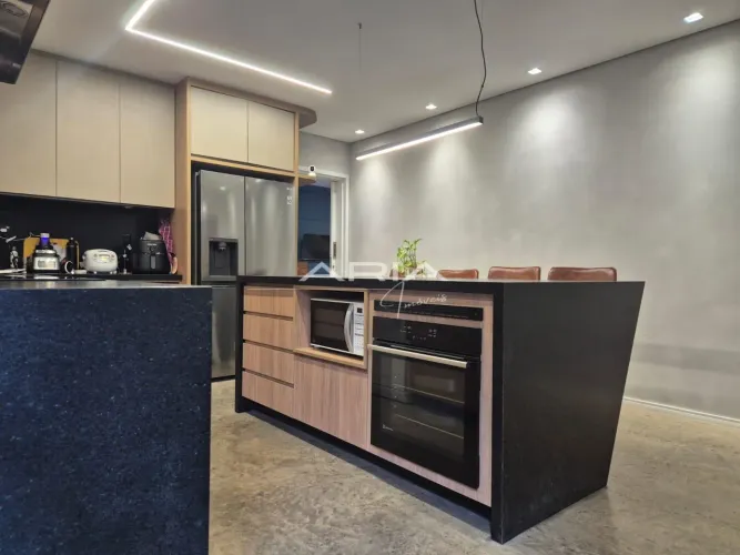 Casa à VENDA próximo ao Shopping Contour Jd Bancários zona Oeste Londrina PR