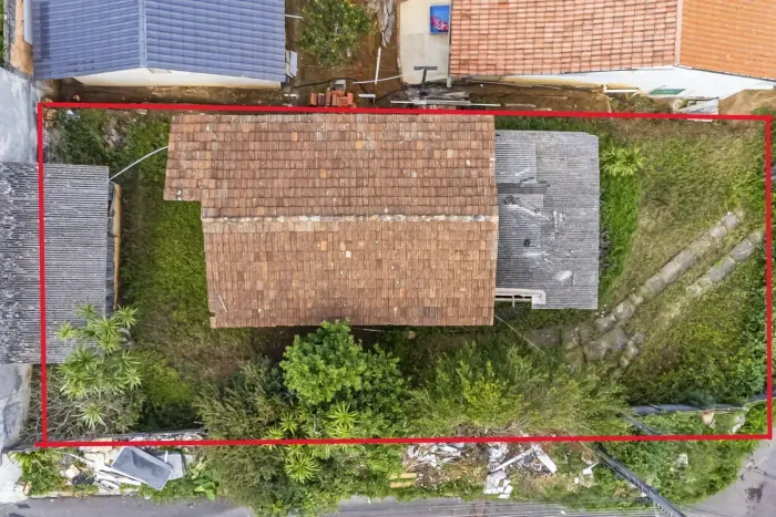 Terreno de esquina com duas frentes no Jardim Paris, em Almirante Tamandaré