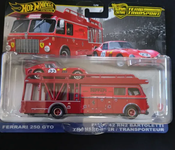 Hot Wheels Premium Car Culture Team Transport - Fiat 642 RN2 Bartoletti + Ferrari 250 GTO