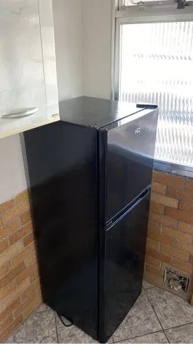 Geladeira HQ 230 litros