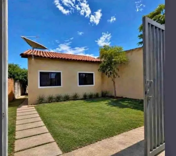 Linda casa no bairro Planalto próx.AMZ peças e baterias 