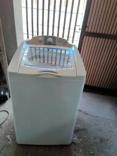 Máquina de lavar roupa semi nova 10K